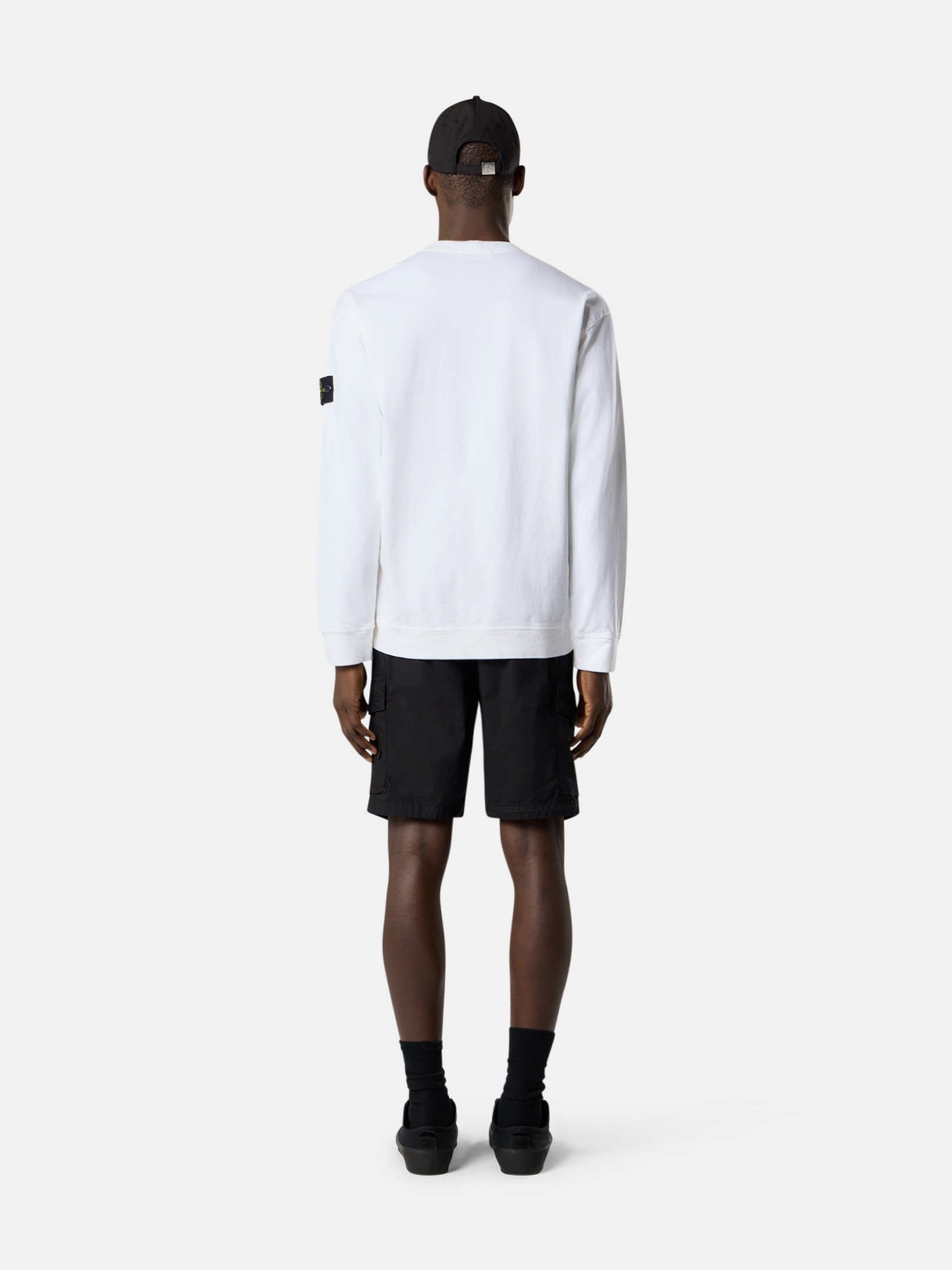 フード付きスウェットとラウンドネックスウェット | Stone Island