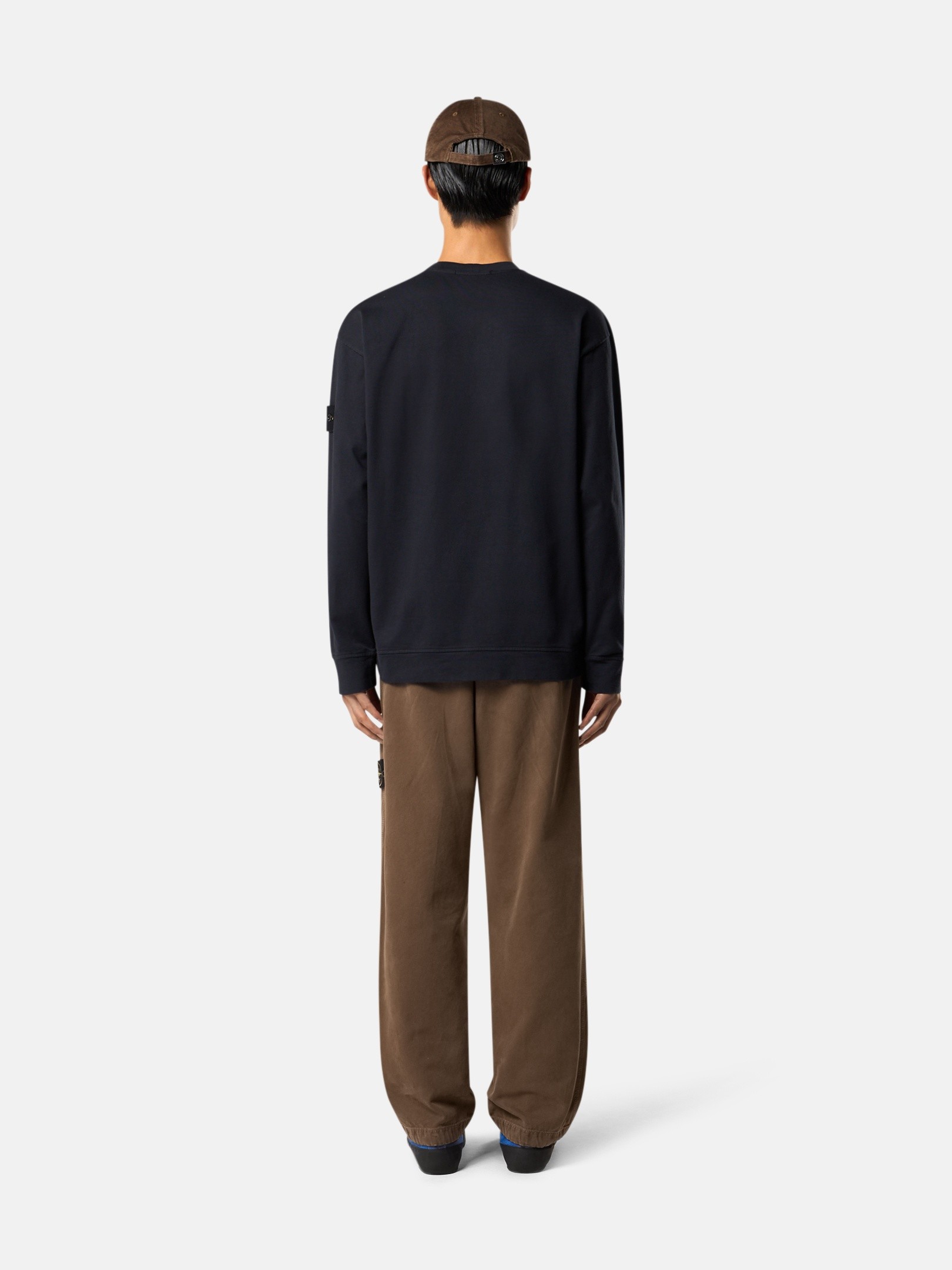 フード付きスウェットとラウンドネックスウェット | Stone Island