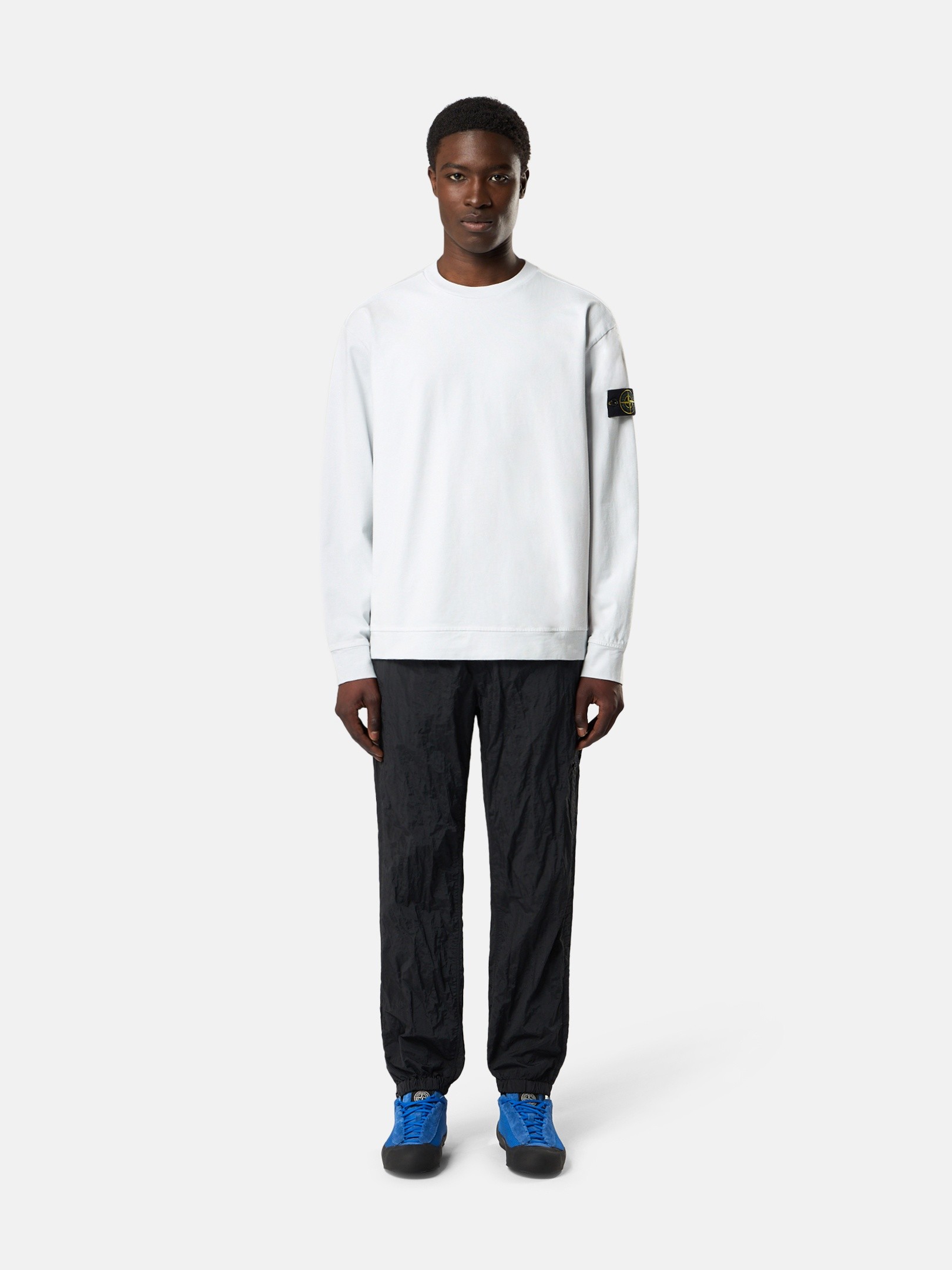 フード付きスウェットとラウンドネックスウェット | Stone Island