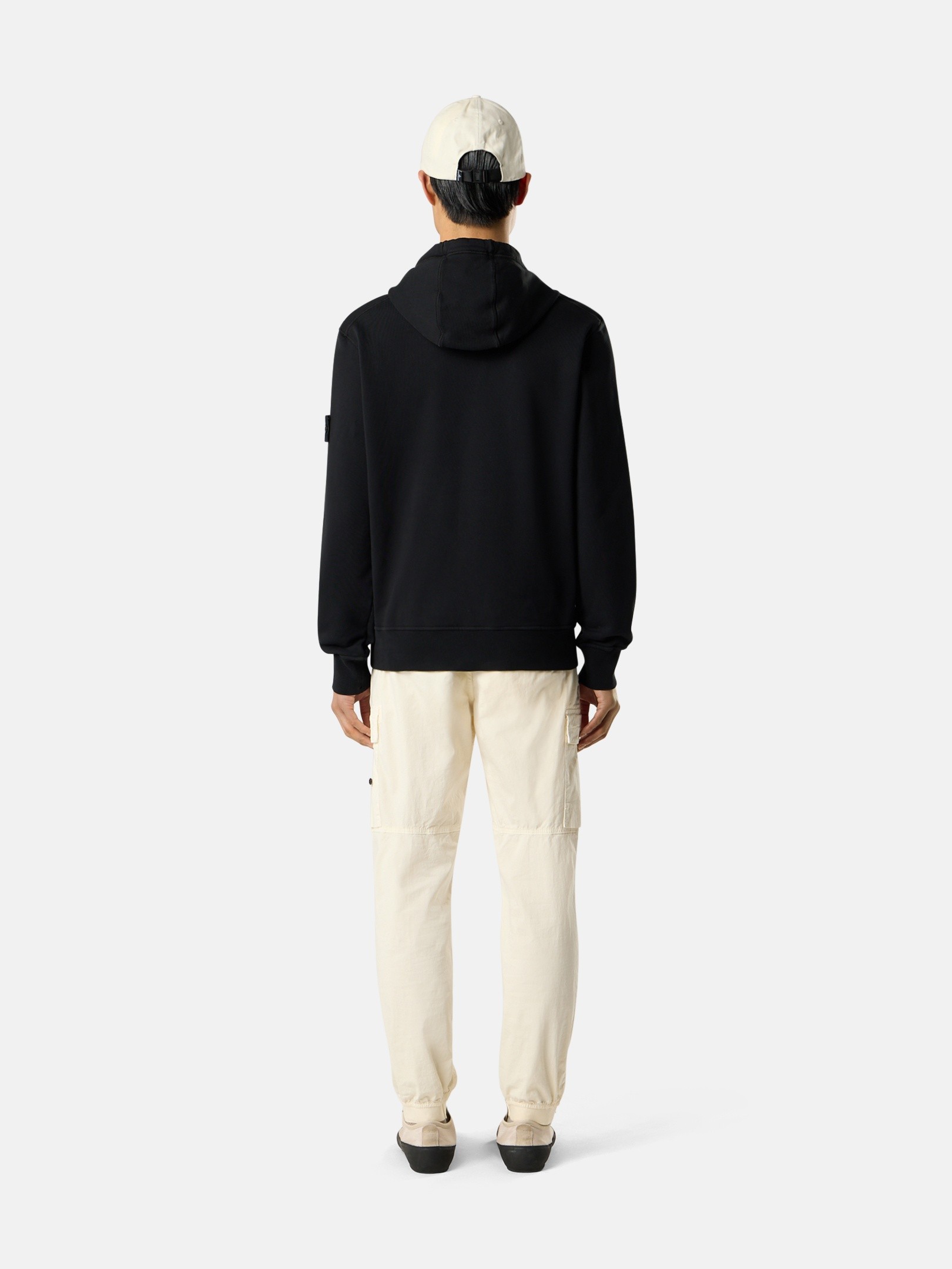 フード付きスウェットとラウンドネックスウェット | Stone Island