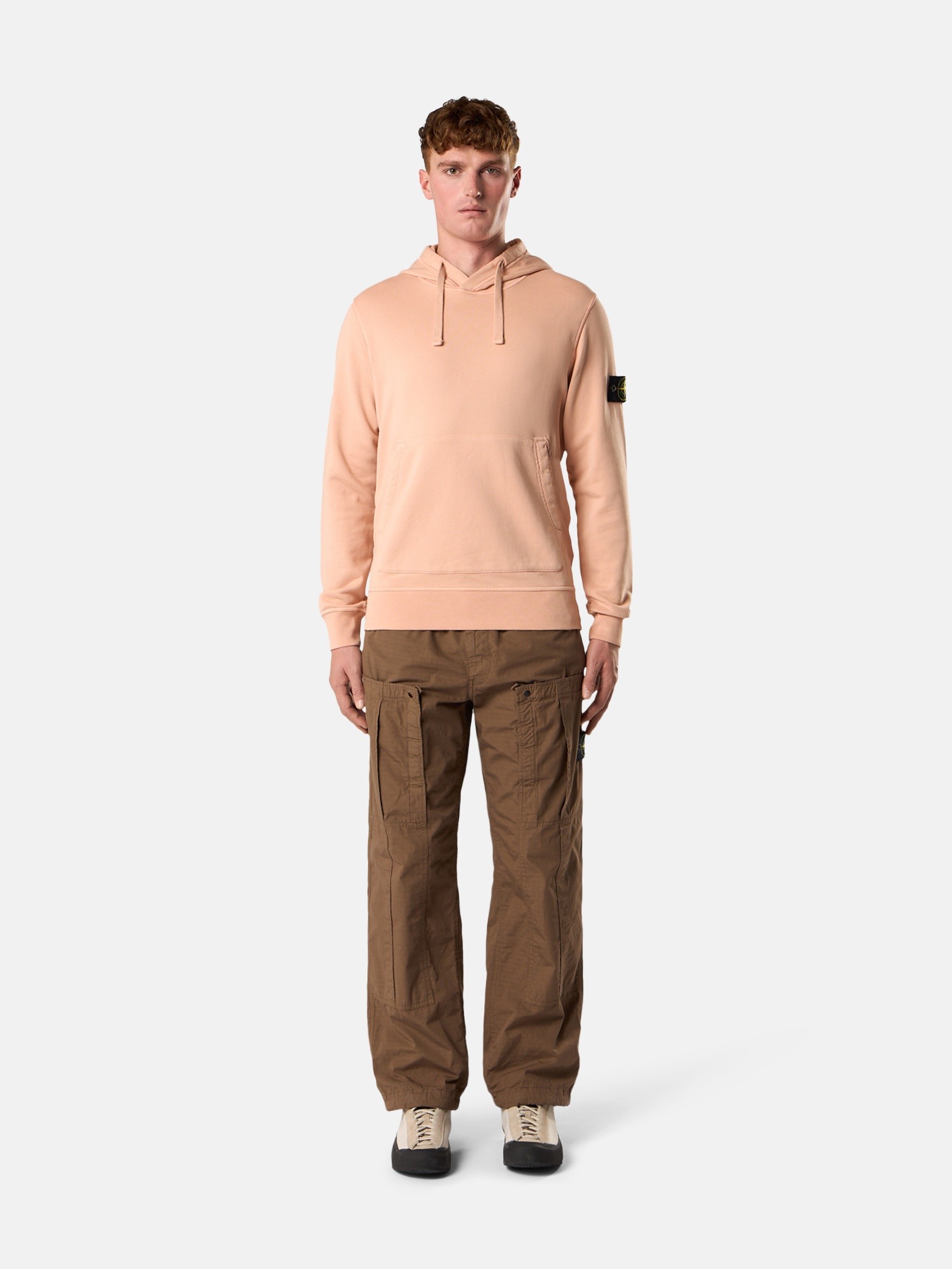 フード付きスウェットとラウンドネックスウェット | Stone Island