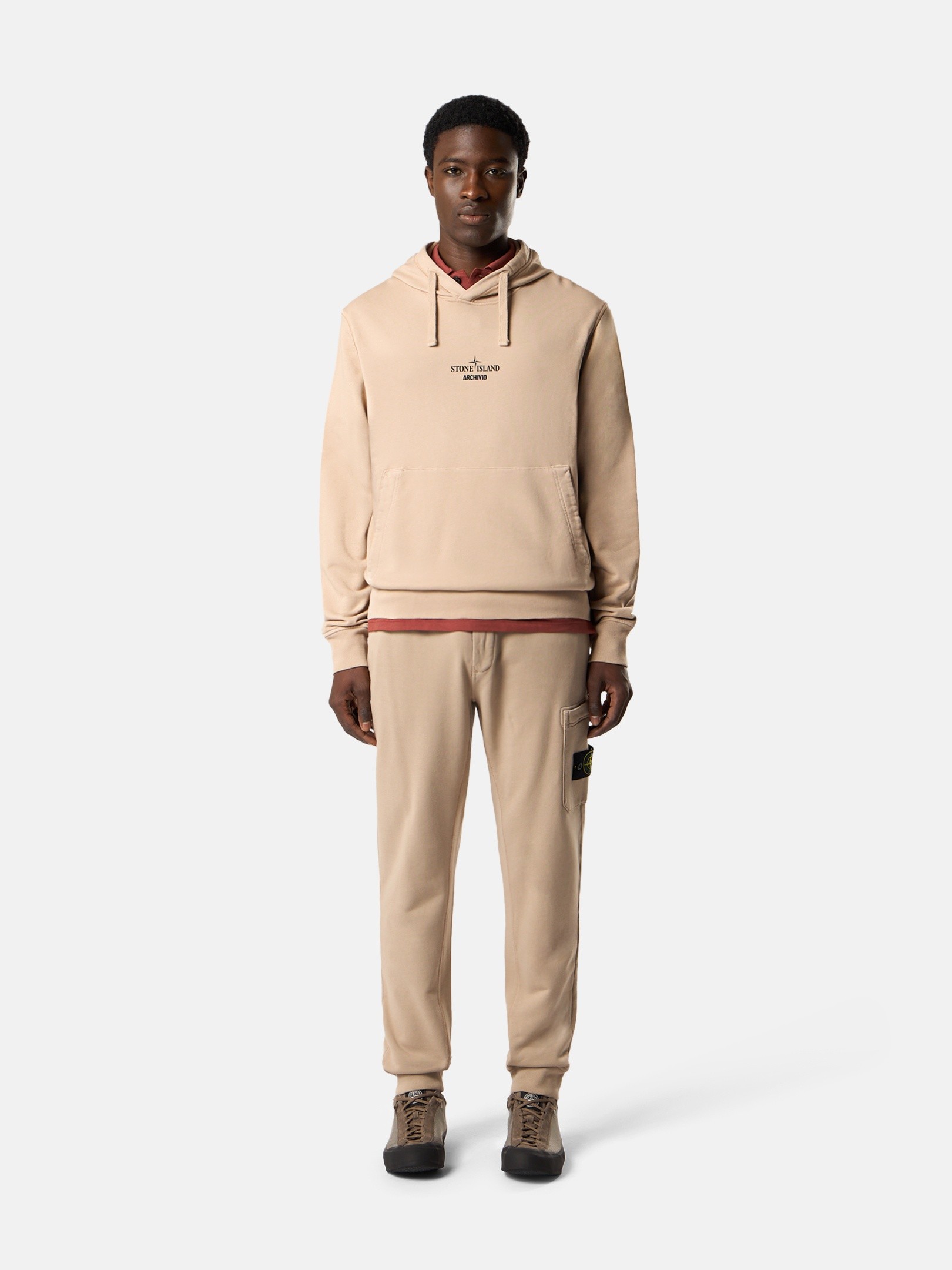 フード付きスウェットとラウンドネックスウェット | Stone Island