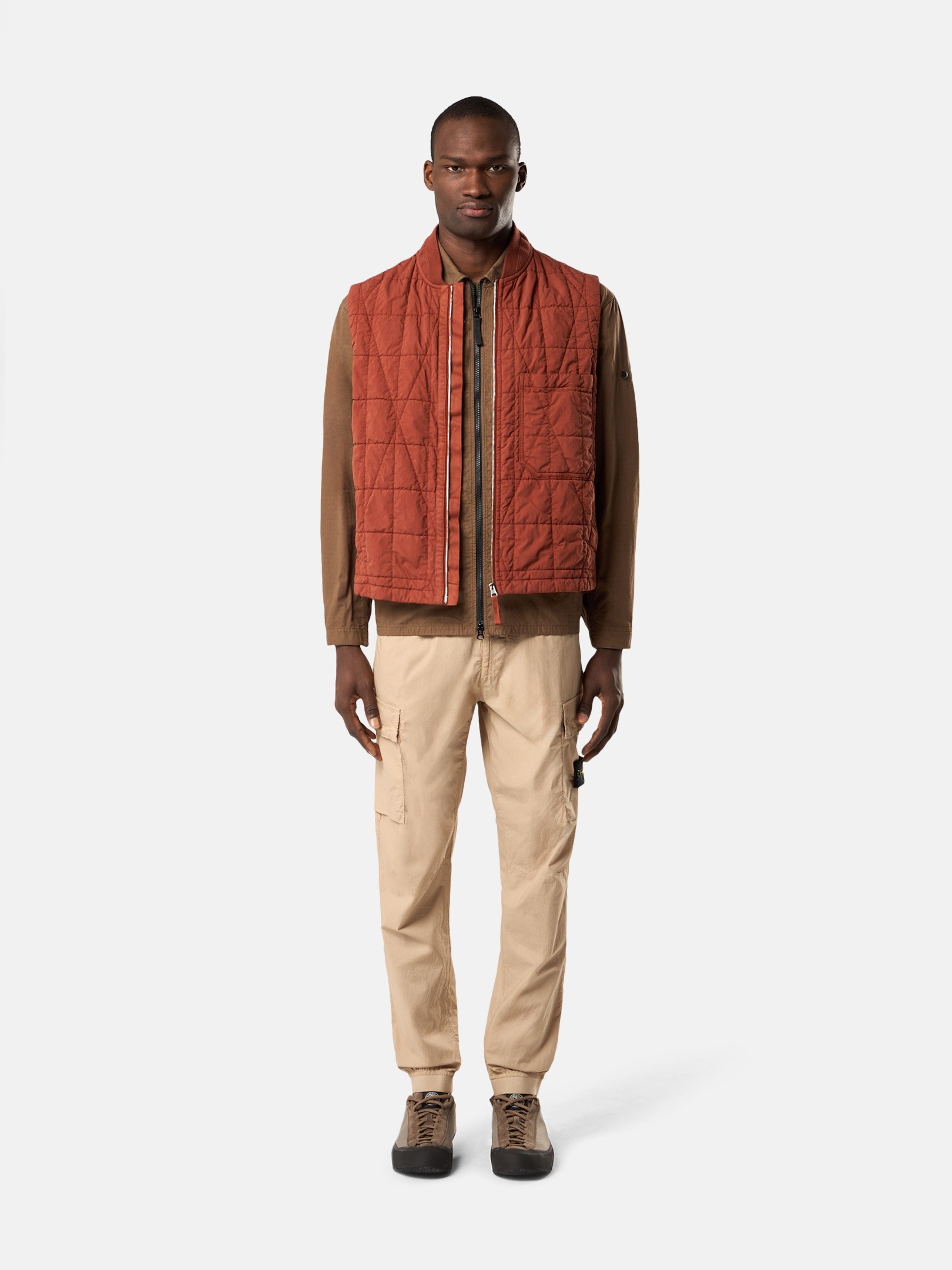 Light vests and down vests for men | Stone Island
