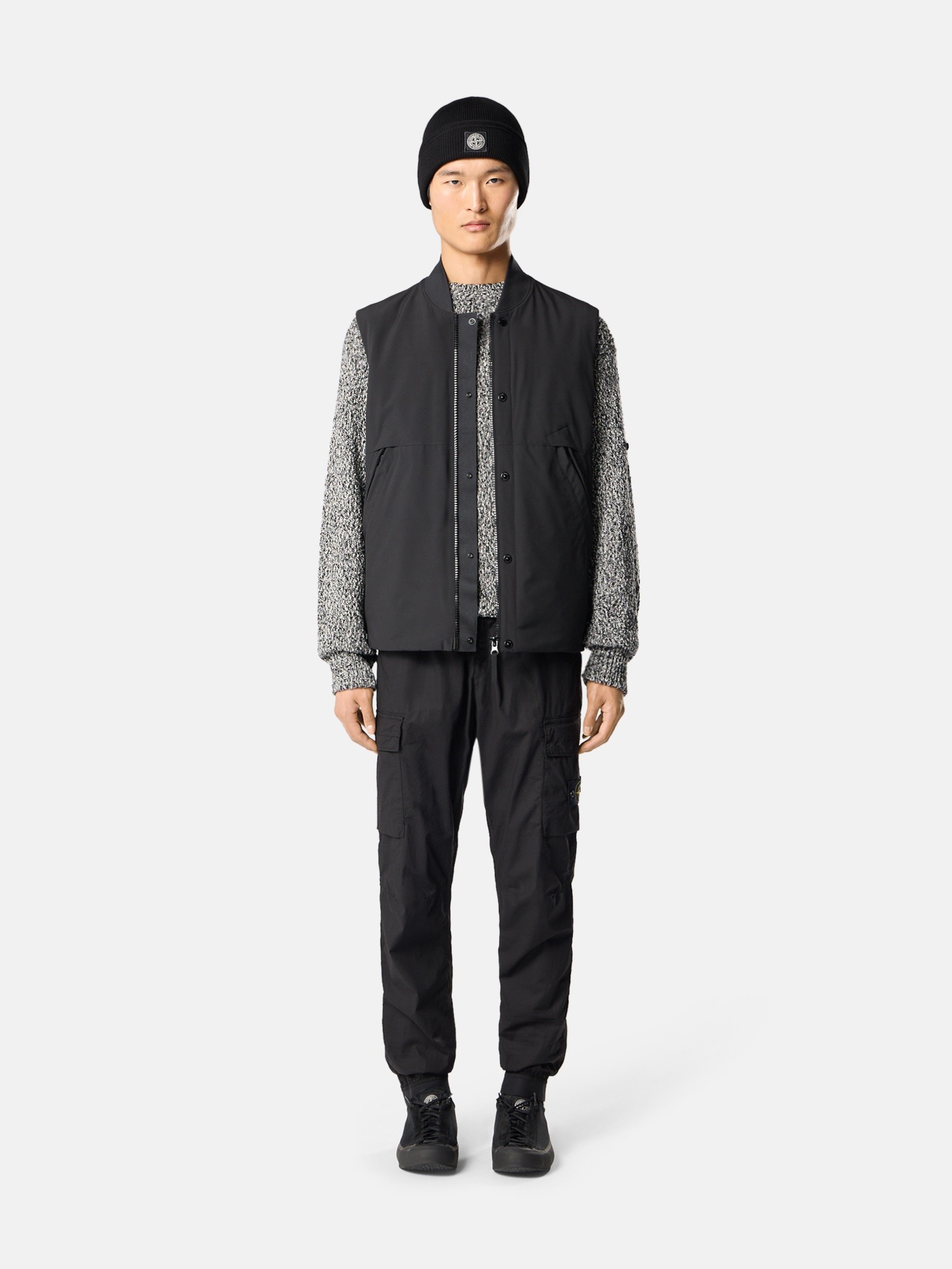 Black Vest with wind- and water-resistant membrane G100003 SOFT