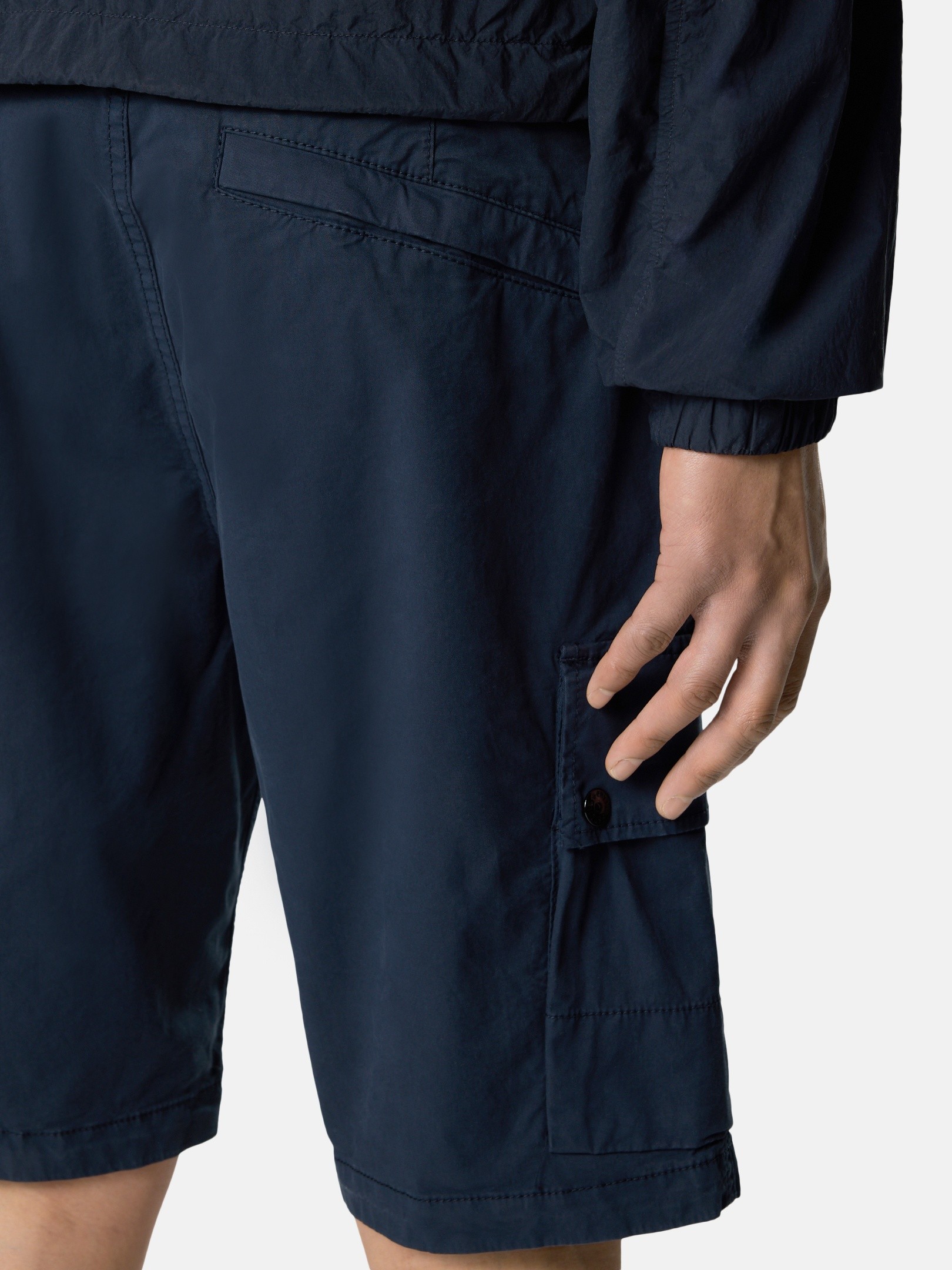メンズバミューダ、ショート、ハーフパンツ | Stone Island