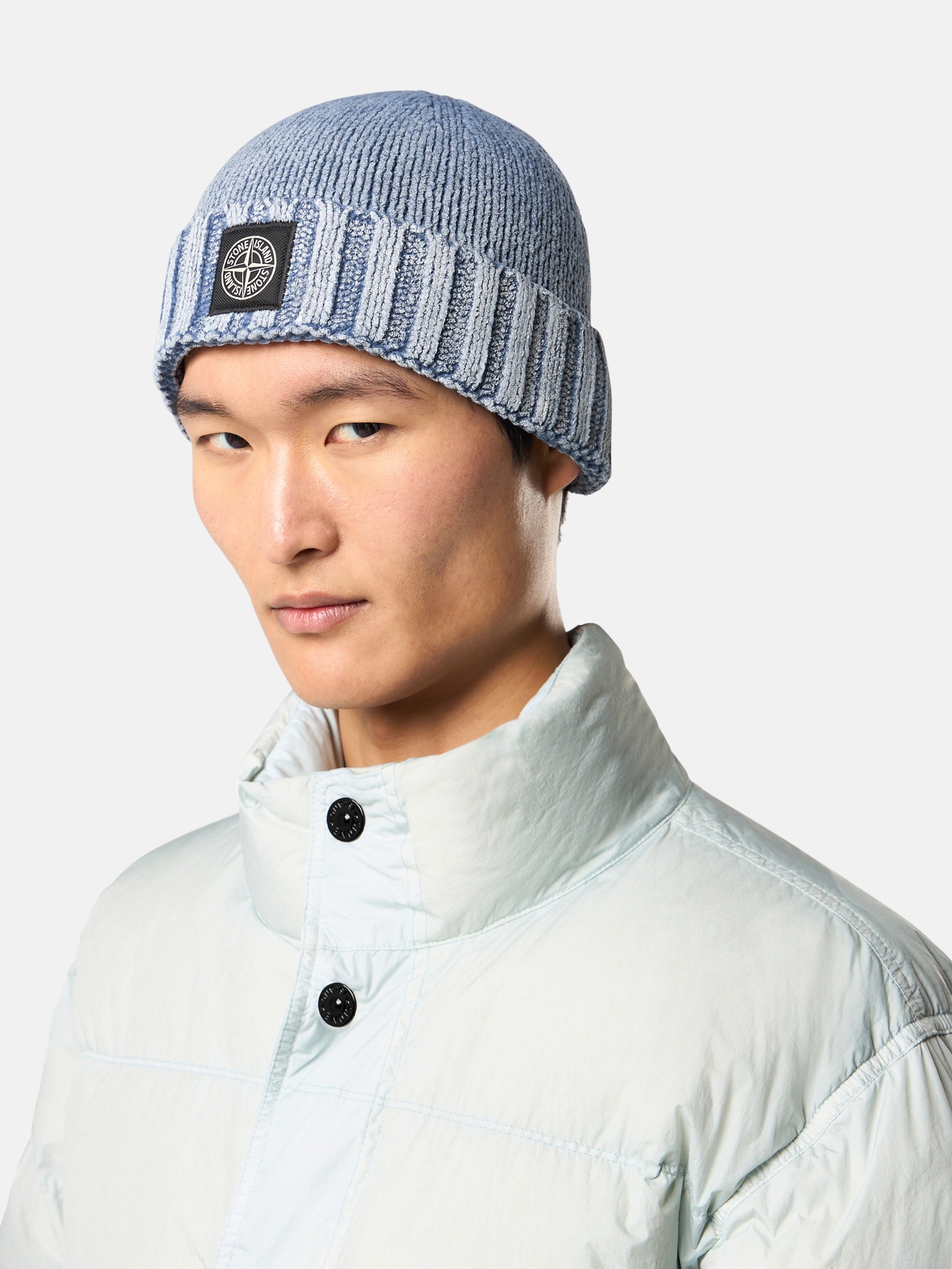 Men's beanies with logo patch | Stone Island