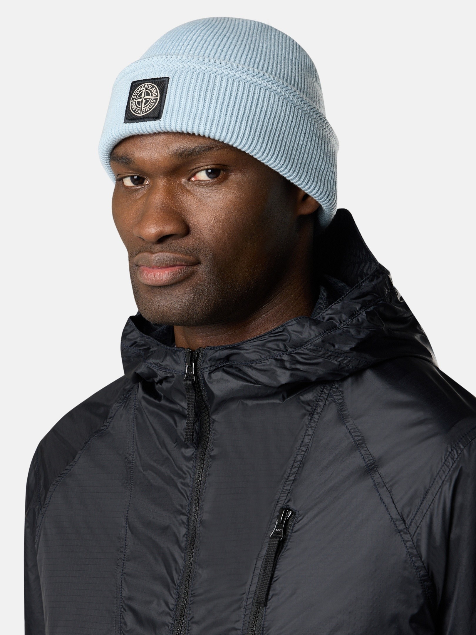 ロゴパッチ付きメンズ入りビーニー | Stone Island