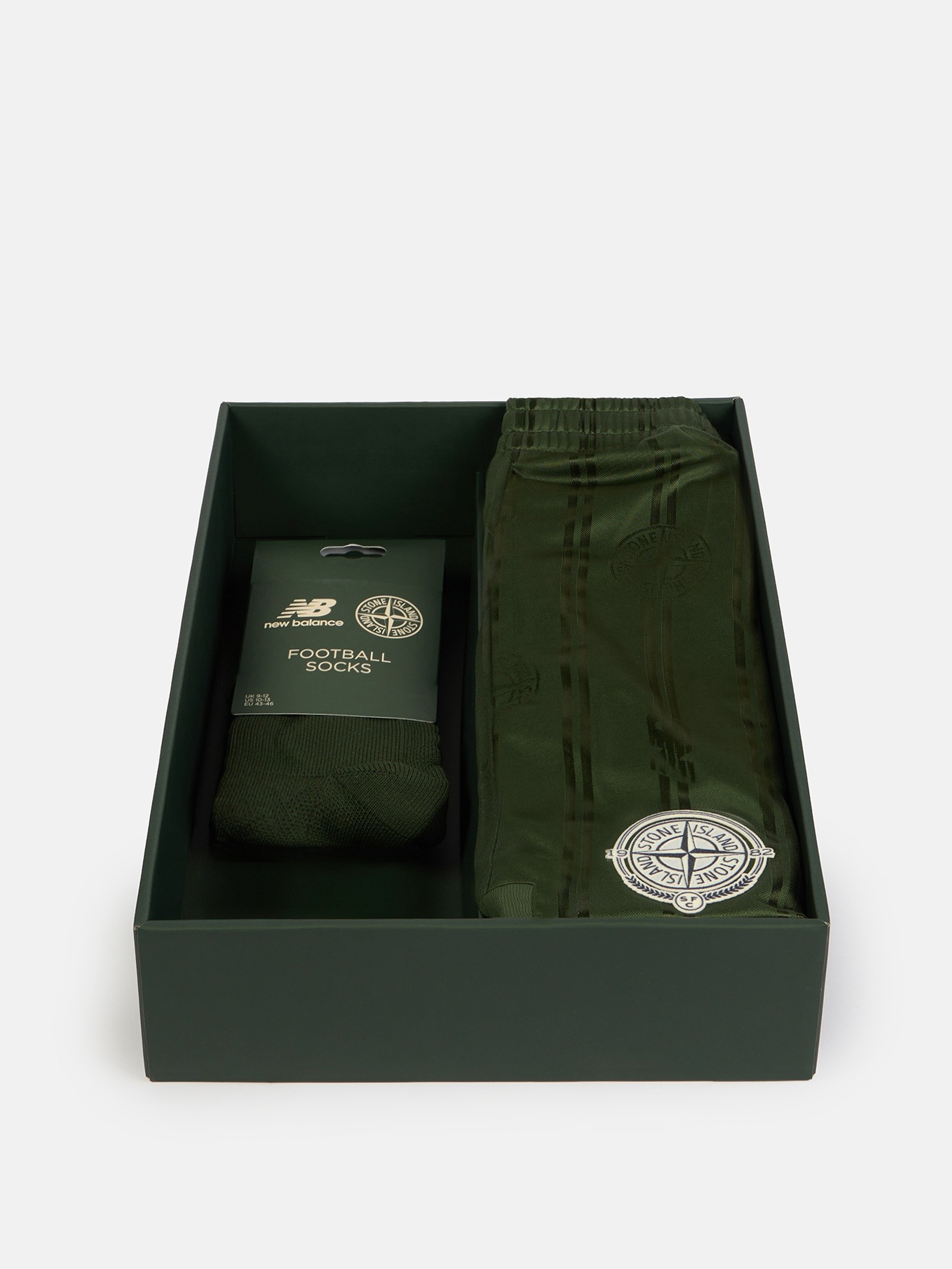 Juniper Set of jersey, shorts, and socks STONE ISLAND | NEW