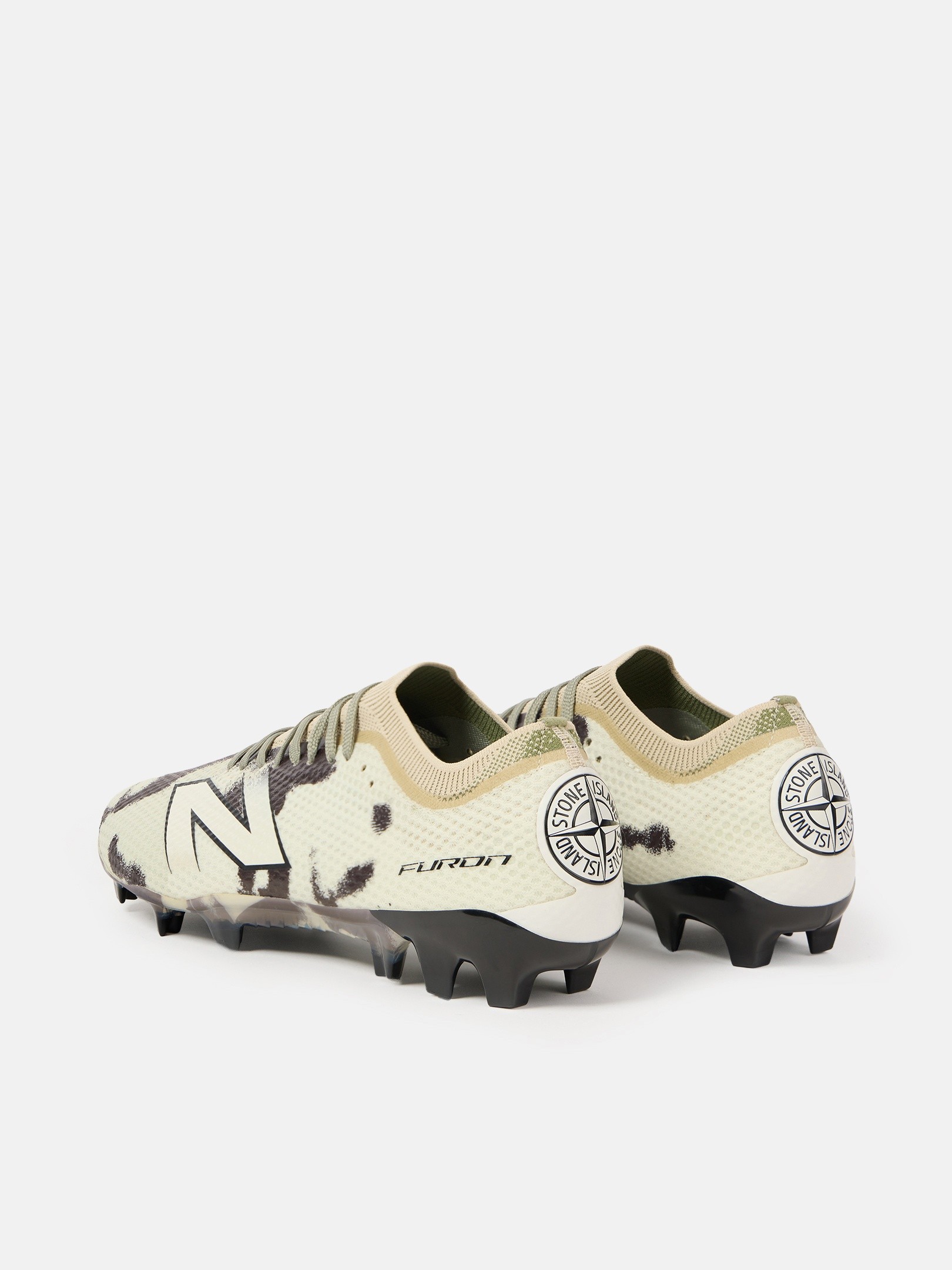 Ivory Soccer boot with form-fitting precision and heat-reactive