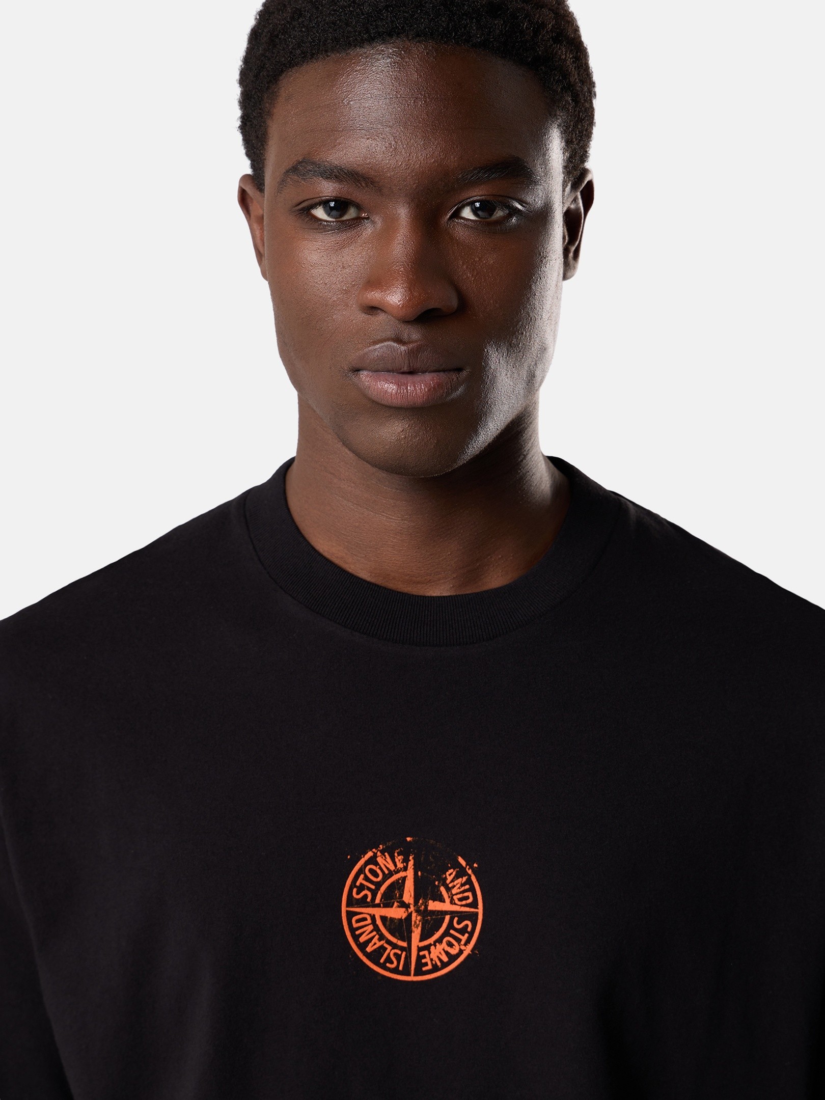 Black Regular-fit T-shirt with 'Vertical Placement' print 2100001