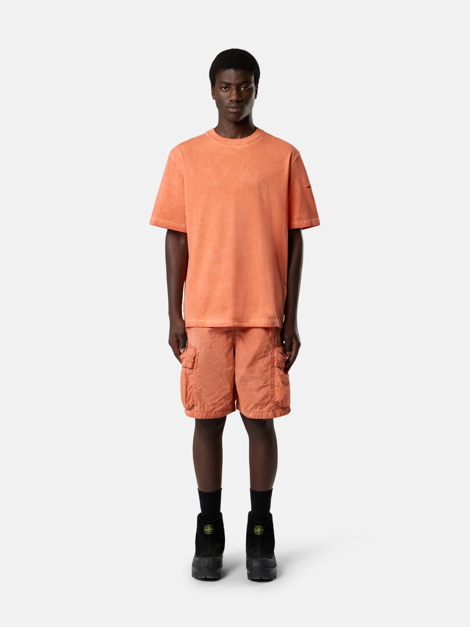 バーントオレンジ レギュラーフィット ピグメントダイ Tシャツ 2100024