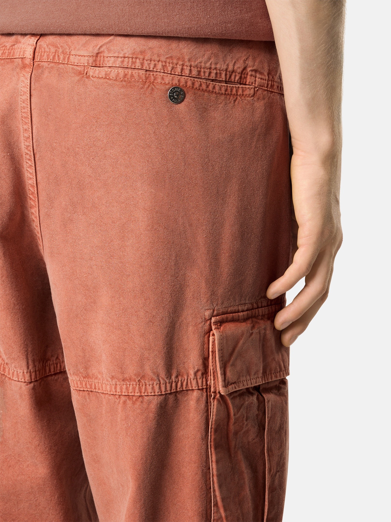 メンズパンツ、カーゴ、バミューダショートパンツ | Stone Island
