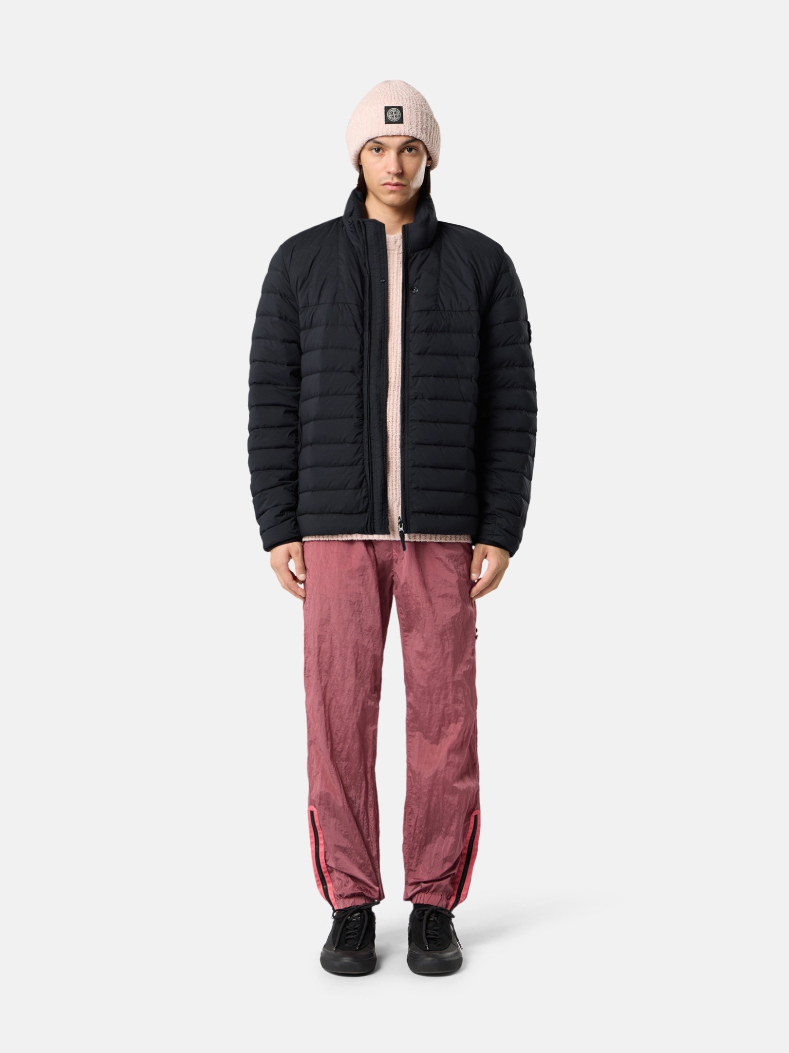 Black Stand collar down jacket with anti-drop finish 4100067