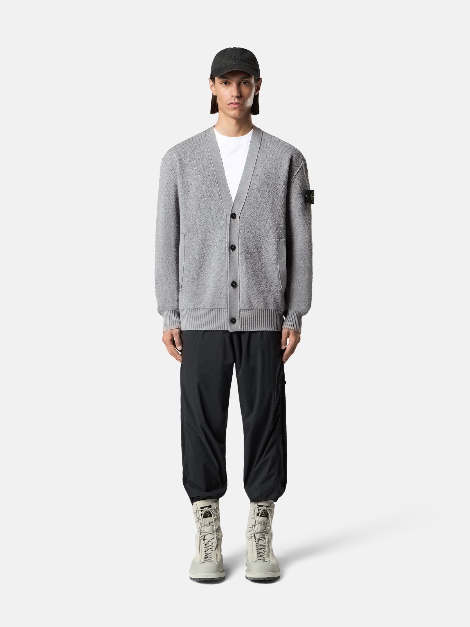 STONE  グレー カーディガン Vネックとボタン付きメンズカーディガン | Stone Island