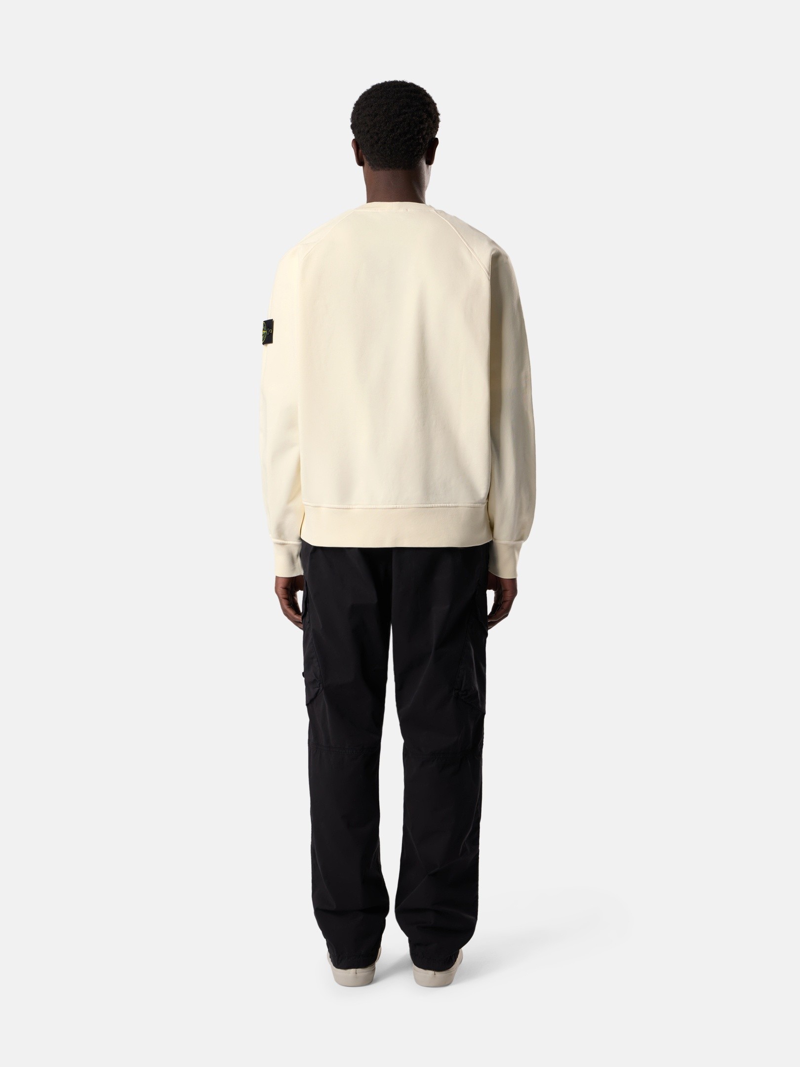 フード付きスウェットとラウンドネックスウェット | Stone Island
