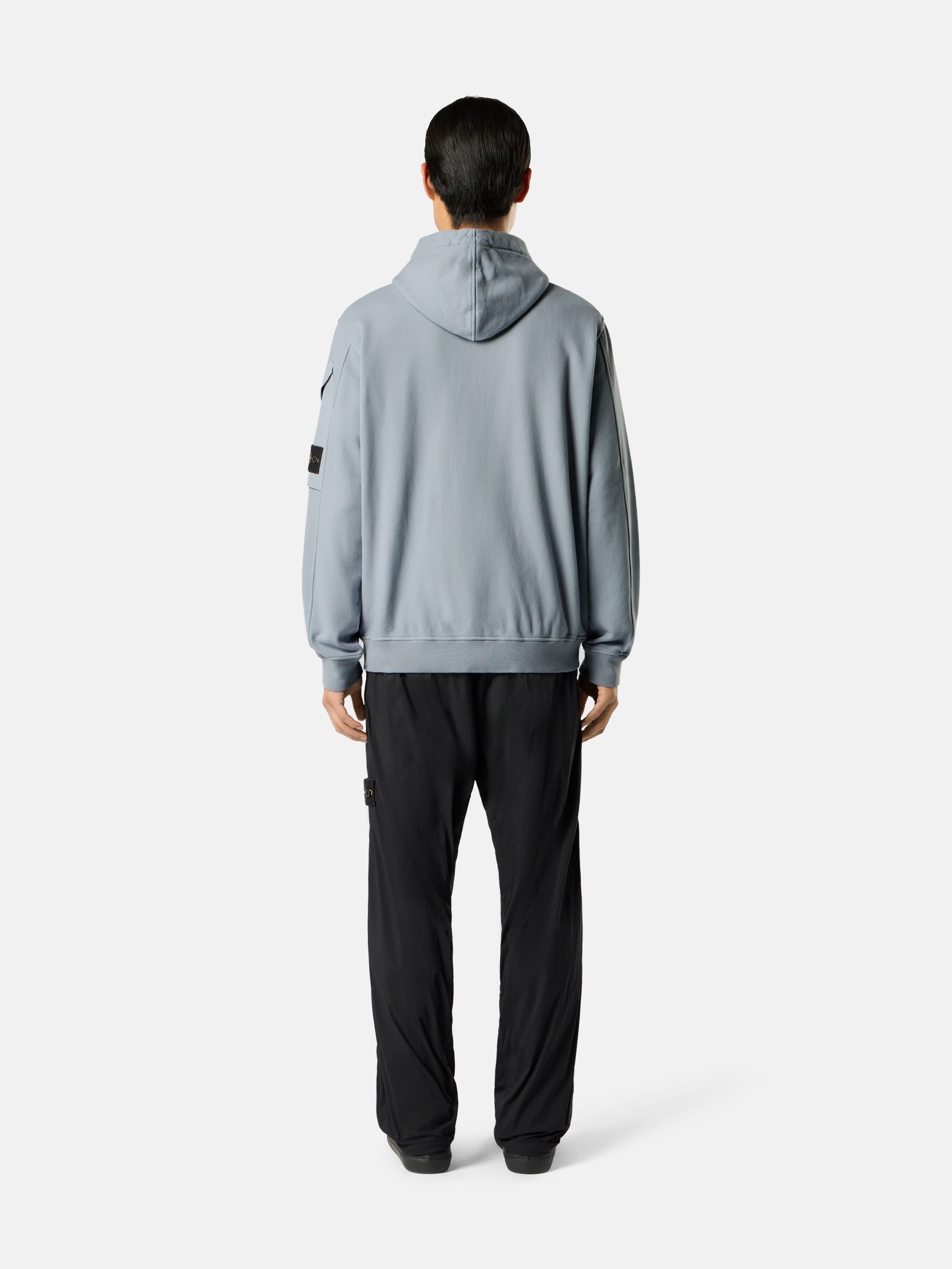 フード付きスウェットとラウンドネックスウェット | Stone Island