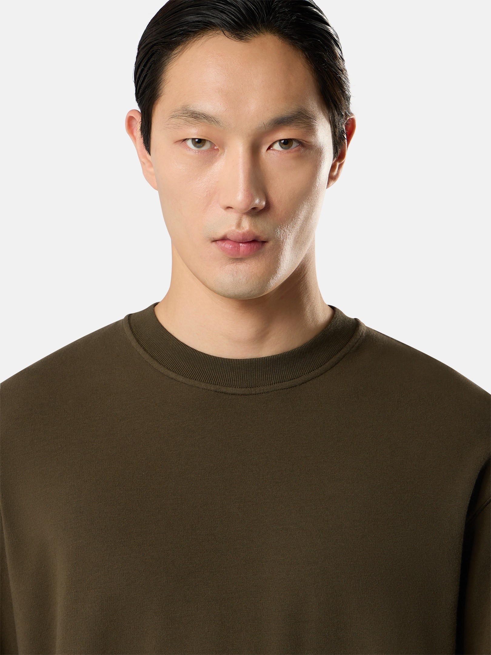 フード付きスウェットとラウンドネックスウェット | Stone Island