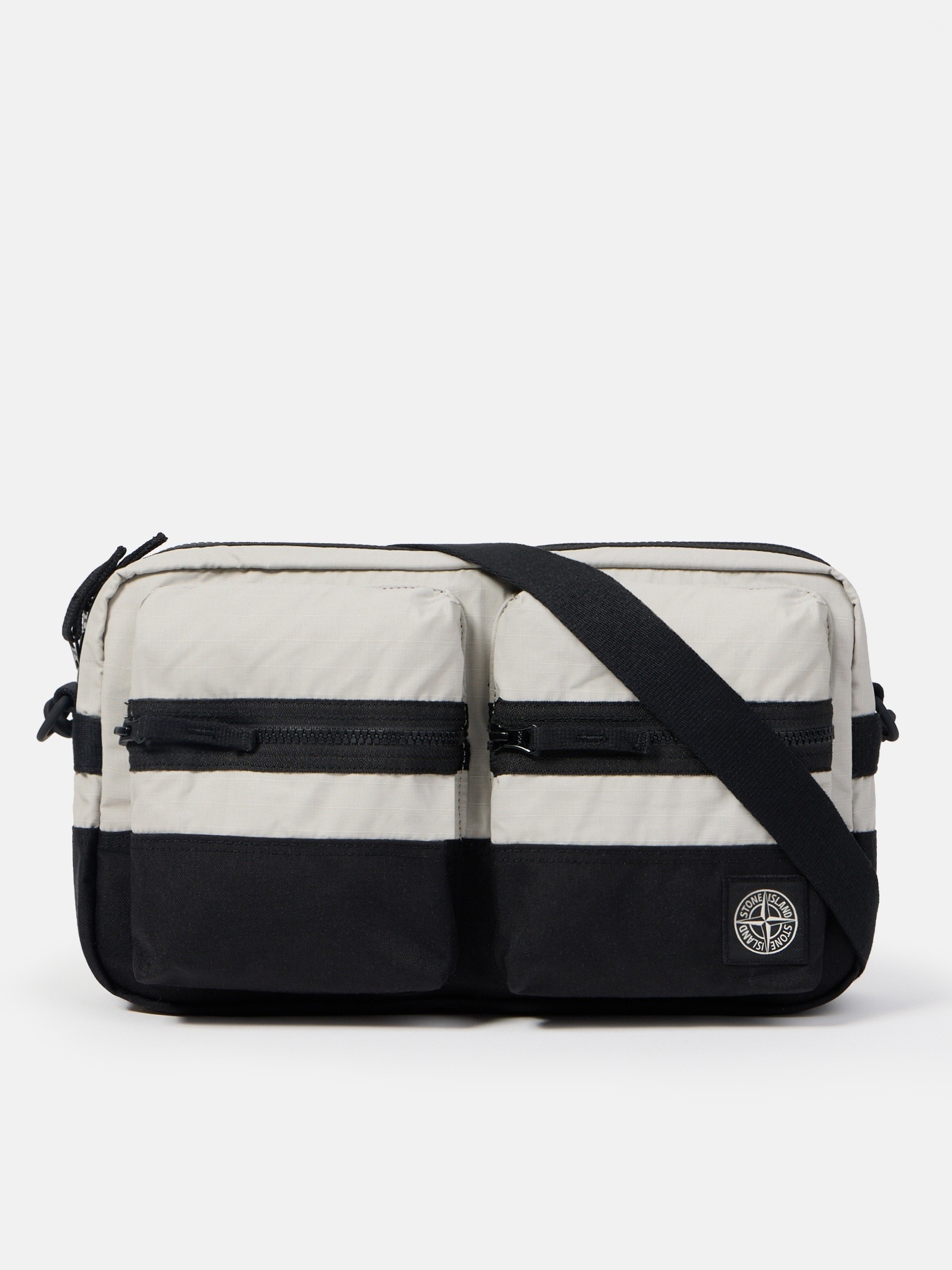 ハットやキャップ、ベルトなどメンズ向けアクセサリー | Stone Island