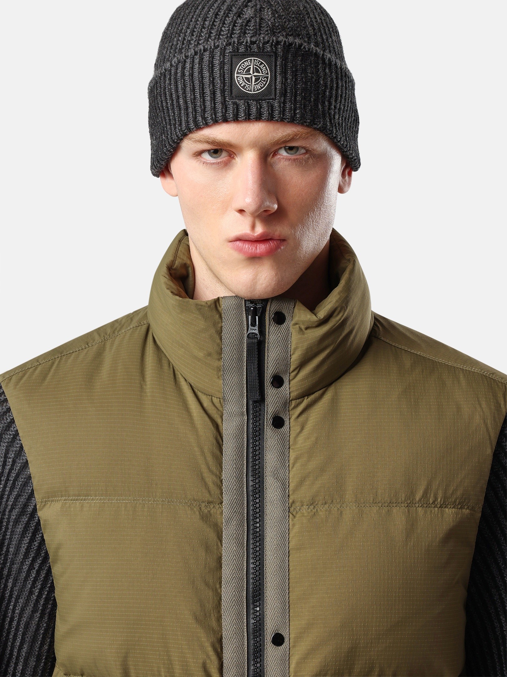 Military Green Lightweight down vest with zip pockets G100004 MATT