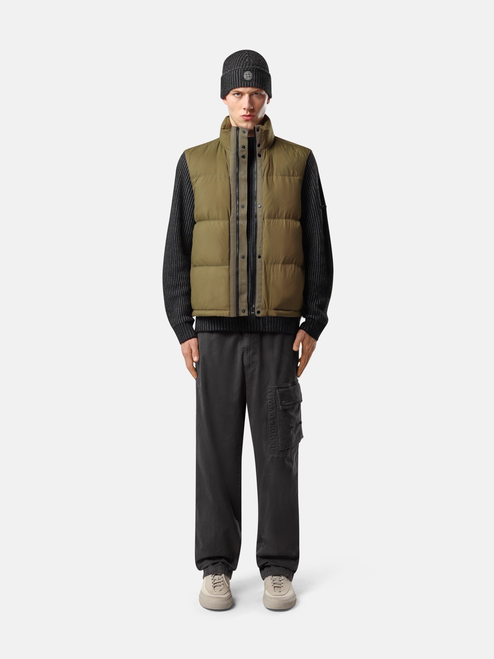 Military Green Lightweight down vest with zip pockets G100004 MATT