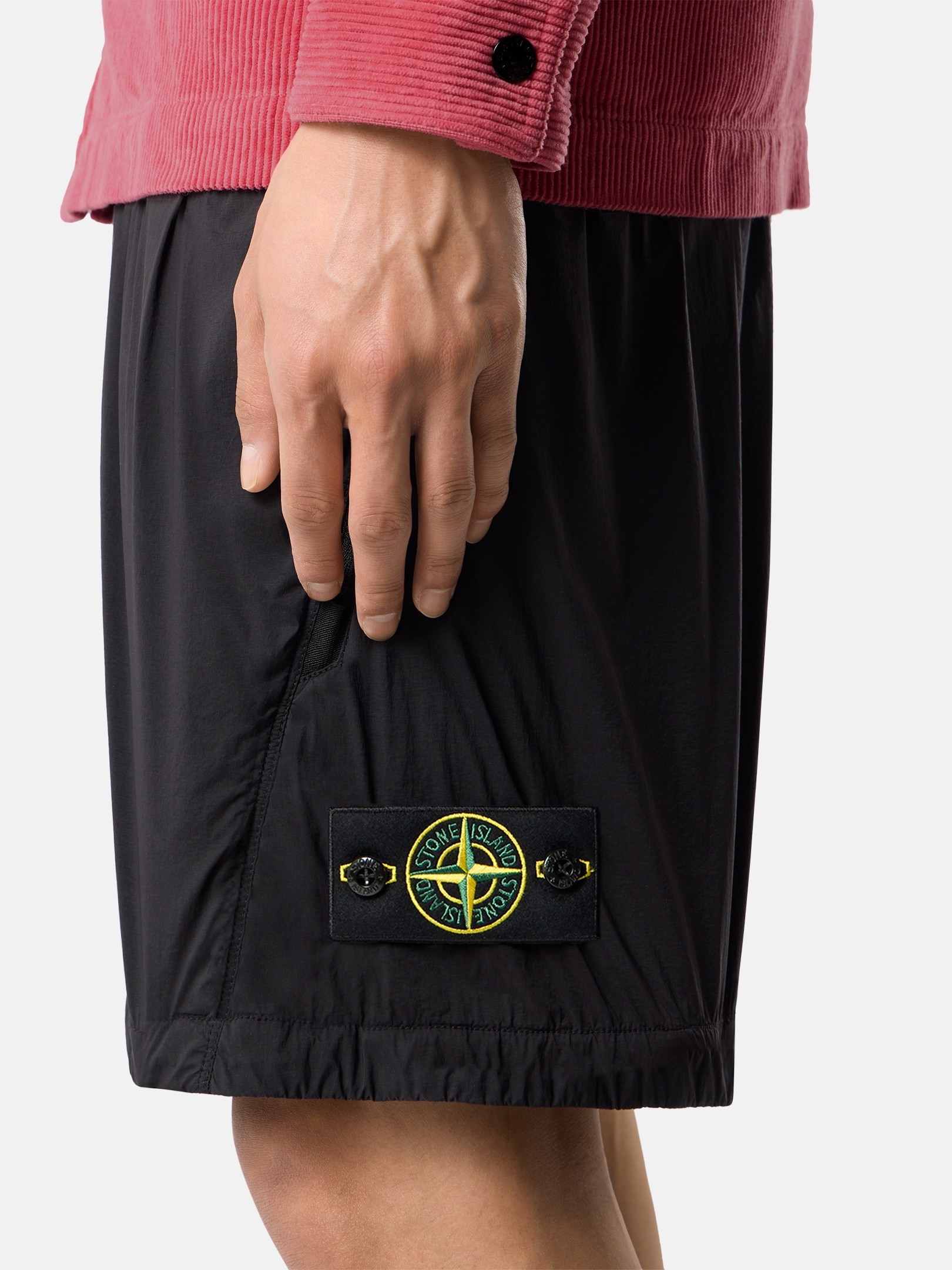 Black Loose-wide-leg-fit jogger shorts with zip pockets L100004
