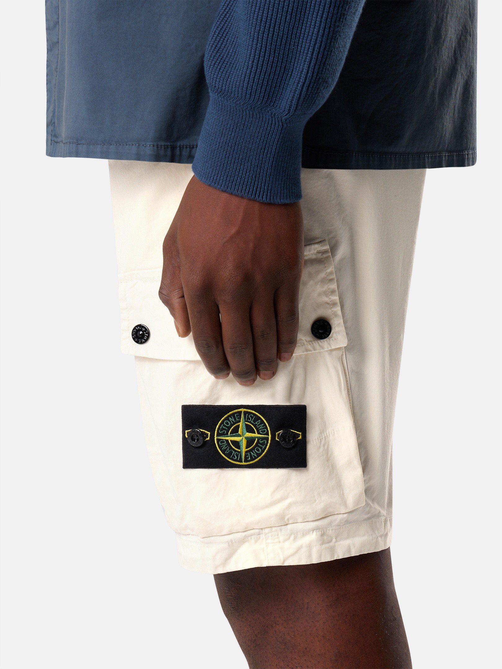Ivory Slim-fit cargo Bermuda shorts with zipper pockets L100019