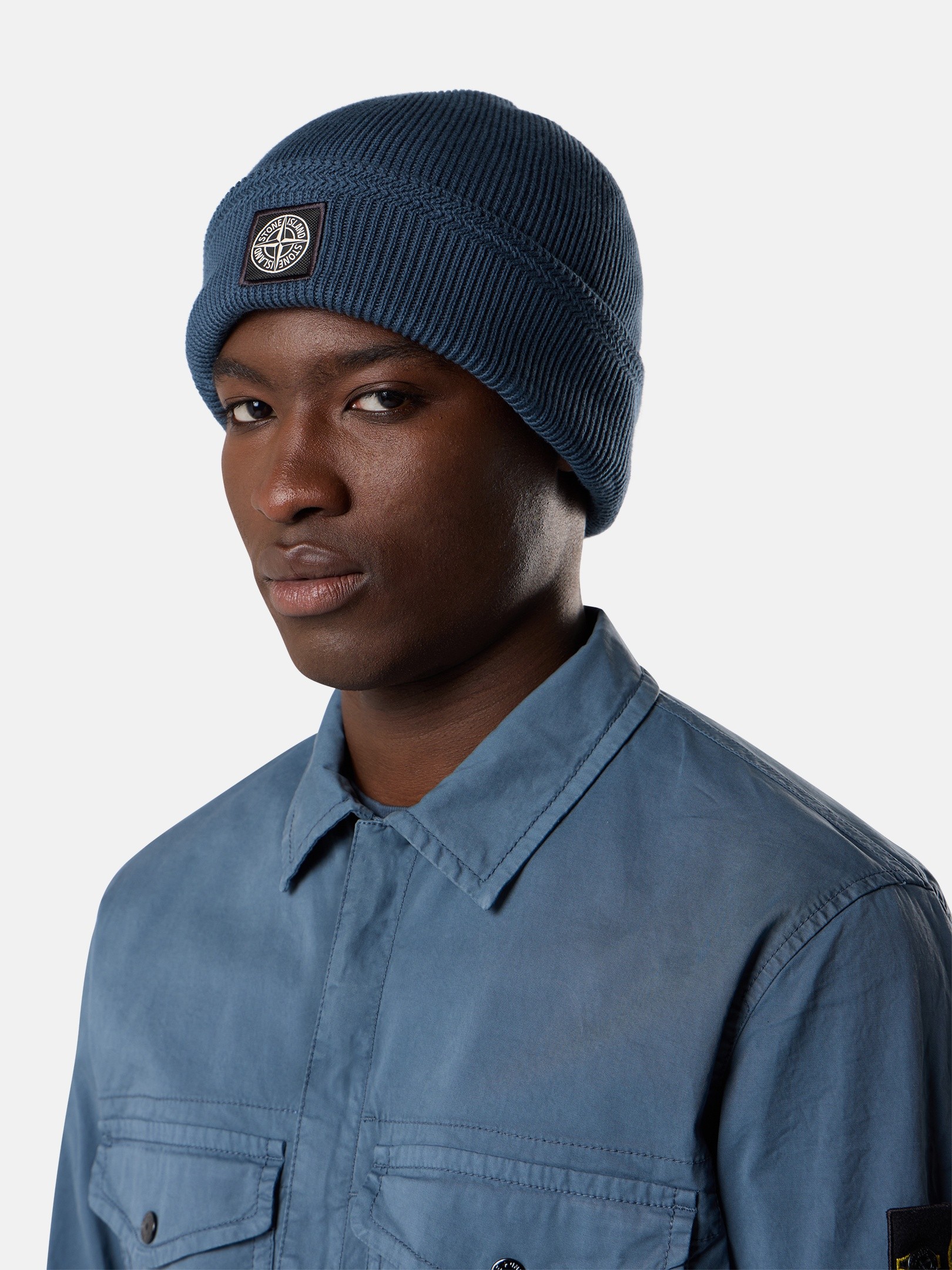 ロゴパッチ付きメンズ入りビーニー | Stone Island