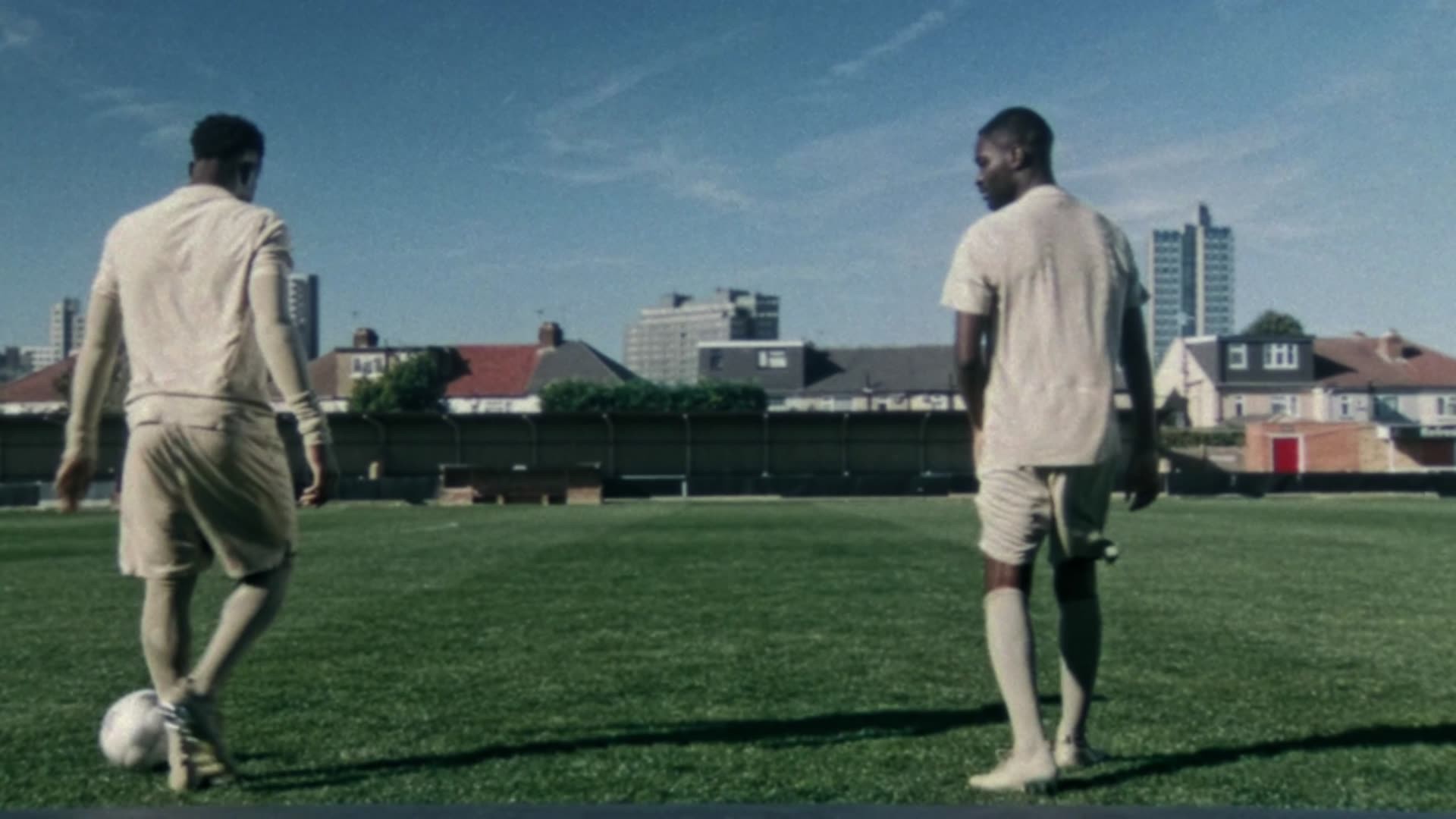 Stone Island | New Balance: Furon v8 サッカーシューズ + Football Kit